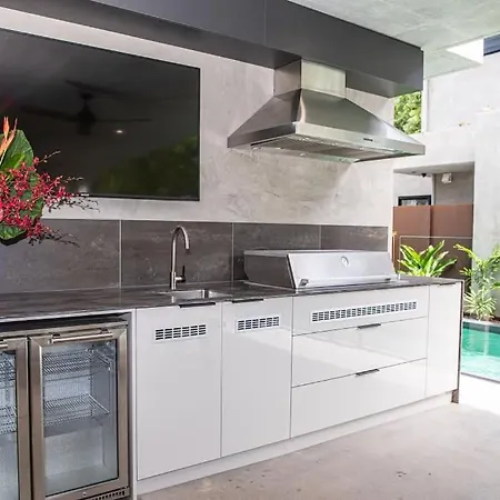 Azure Port Douglas - Luxurious & Modern-3